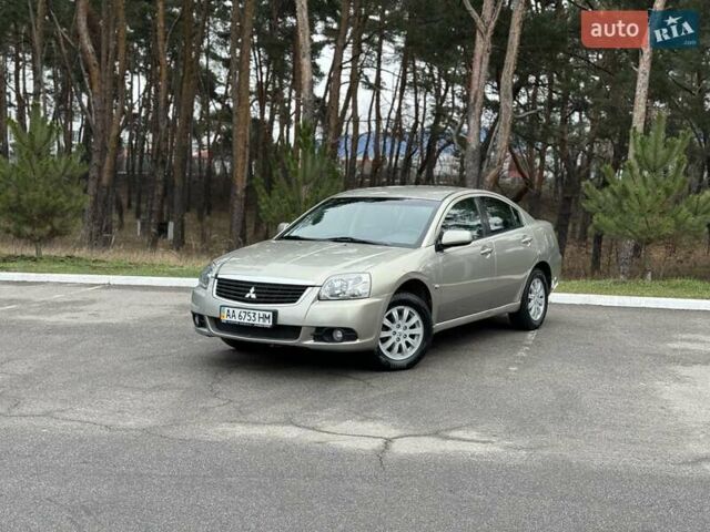 Бежевый Мицубиси Галант, объемом двигателя 2.4 л и пробегом 178 тыс. км за 5600 $, фото 1 на Automoto.ua