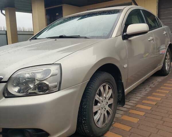 Бежевый Мицубиси Галант, объемом двигателя 2.38 л и пробегом 320 тыс. км за 4100 $, фото 1 на Automoto.ua