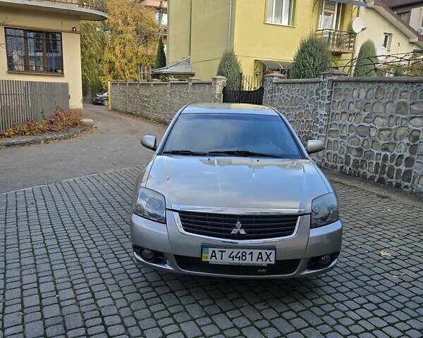 Бежевый Мицубиси Галант, объемом двигателя 2.4 л и пробегом 205 тыс. км за 7700 $, фото 1 на Automoto.ua