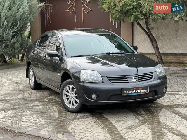Черный Мицубиси Галант, объемом двигателя 2.38 л и пробегом 284 тыс. км за 5699 $, фото 1 на Automoto.ua