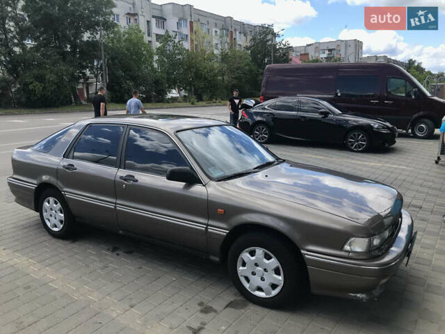 Коричневый Мицубиси Галант, объемом двигателя 1.8 л и пробегом 300 тыс. км за 2800 $, фото 1 на Automoto.ua