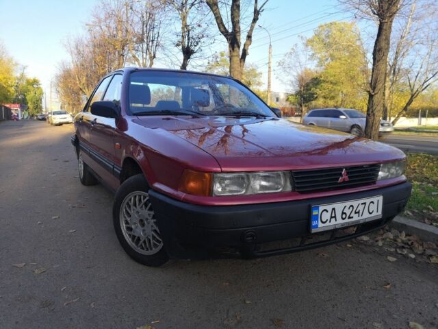 Красный Мицубиси Галант, объемом двигателя 1.8 л и пробегом 250 тыс. км за 1800 $, фото 1 на Automoto.ua
