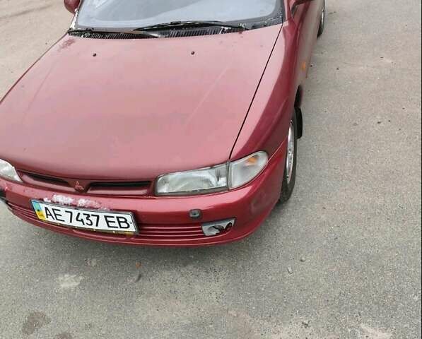 Красный Мицубиси Галант, объемом двигателя 1.6 л и пробегом 233 тыс. км за 2000 $, фото 1 на Automoto.ua