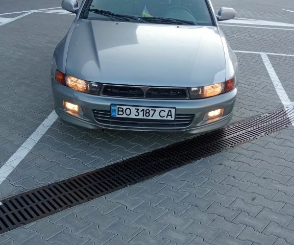 Сірий Міцубісі Галант, об'ємом двигуна 2 л та пробігом 350 тис. км за 3200 $, фото 1 на Automoto.ua