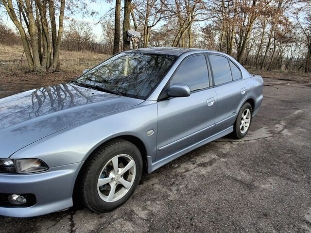 Серый Мицубиси Галант, объемом двигателя 2 л и пробегом 240 тыс. км за 4399 $, фото 1 на Automoto.ua