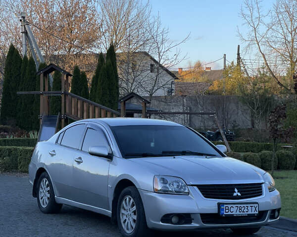 Серый Мицубиси Галант, объемом двигателя 2.4 л и пробегом 271 тыс. км за 3999 $, фото 1 на Automoto.ua