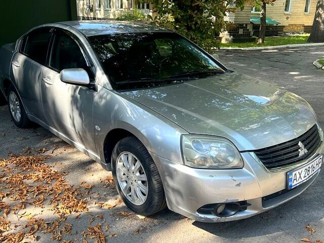 Серый Мицубиси Галант, объемом двигателя 2.4 л и пробегом 182 тыс. км за 5000 $, фото 1 на Automoto.ua