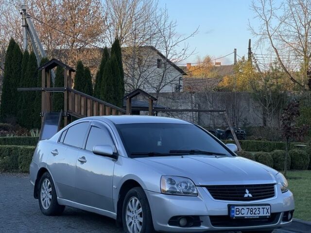 Серый Мицубиси Галант, объемом двигателя 2.4 л и пробегом 271 тыс. км за 3999 $, фото 1 на Automoto.ua