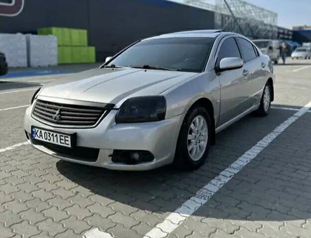 Серый Мицубиси Галант, объемом двигателя 2.38 л и пробегом 299 тыс. км за 3200 $, фото 1 на Automoto.ua