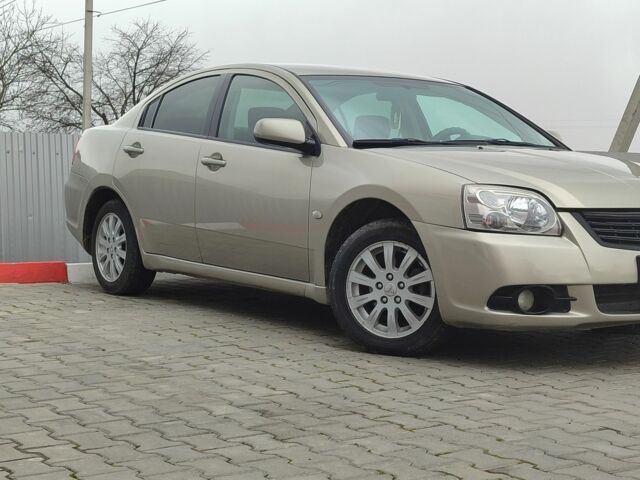 Серый Мицубиси Галант, объемом двигателя 2.4 л и пробегом 330 тыс. км за 6400 $, фото 1 на Automoto.ua