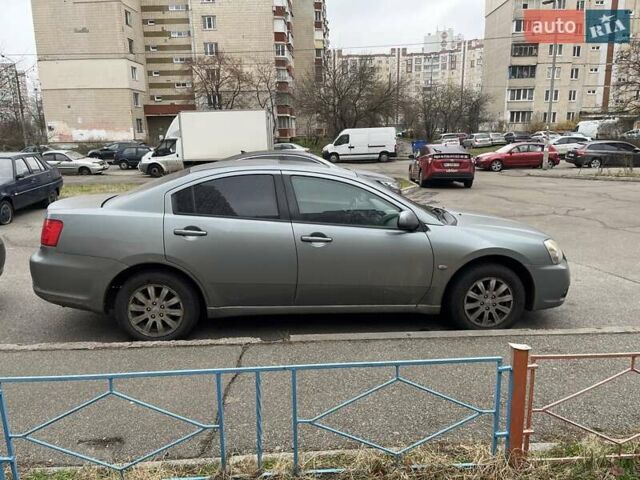 Серый Мицубиси Галант, объемом двигателя 0 л и пробегом 326 тыс. км за 5000 $, фото 1 на Automoto.ua