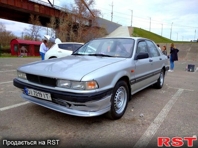 Серый Мицубиси Галант, объемом двигателя 2 л и пробегом 329 тыс. км за 1500 $, фото 1 на Automoto.ua