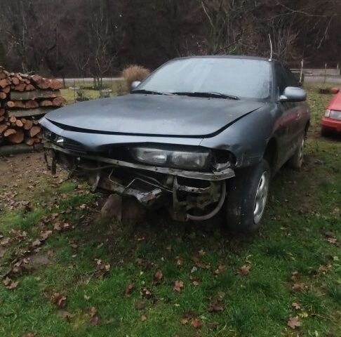 Серый Мицубиси Галант, объемом двигателя 2 л и пробегом 350 тыс. км за 350 $, фото 1 на Automoto.ua