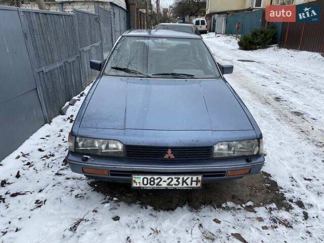 Синий Мицубиси Галант, объемом двигателя 0 л и пробегом 300 тыс. км за 500 $, фото 1 на Automoto.ua