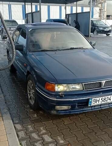 Синий Мицубиси Галант, объемом двигателя 2 л и пробегом 300 тыс. км за 2000 $, фото 1 на Automoto.ua