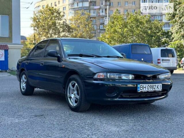 Зеленый Мицубиси Галант, объемом двигателя 1.8 л и пробегом 455 тыс. км за 1999 $, фото 1 на Automoto.ua