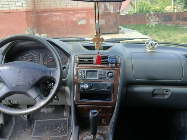 Мицубиси Галант 1997 в Чернигове на Automoto.ua Зеленый Мицубиси Галант, объемом двигателя 2 л и пробегом 370 тыс. км за 1500 $, фото 1 на Automoto.ua