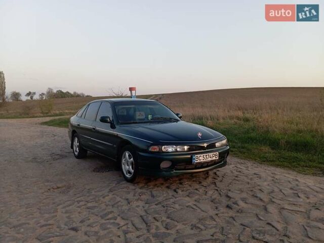 Зеленый Мицубиси Галант, объемом двигателя 2 л и пробегом 325 тыс. км за 2400 $, фото 1 на Automoto.ua