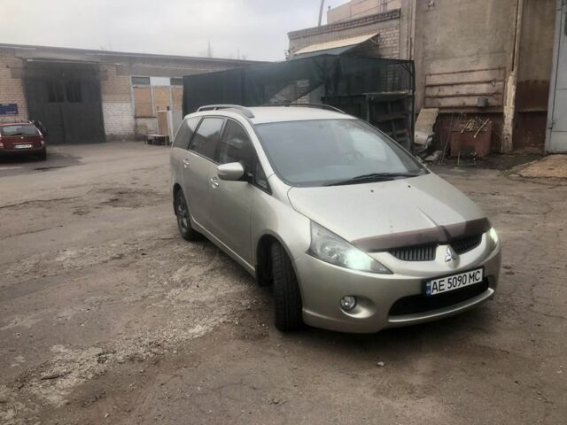 Бежевый Мицубиси Грандис, объемом двигателя 2.4 л и пробегом 200 тыс. км за 3500 $, фото 1 на Automoto.ua