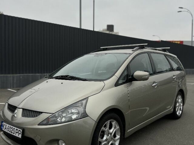 Бежевий Міцубісі Грандіс, об'ємом двигуна 2.4 л та пробігом 250 тис. км за 6300 $, фото 1 на Automoto.ua