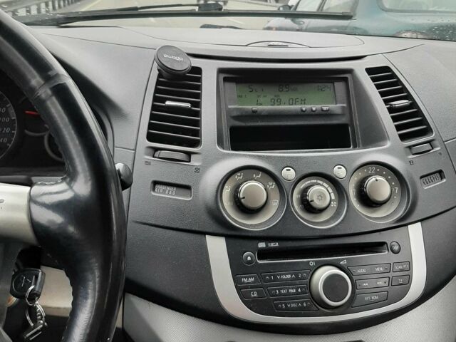 Бежевий Міцубісі Грандіс, об'ємом двигуна 2.4 л та пробігом 399 тис. км за 5800 $, фото 1 на Automoto.ua