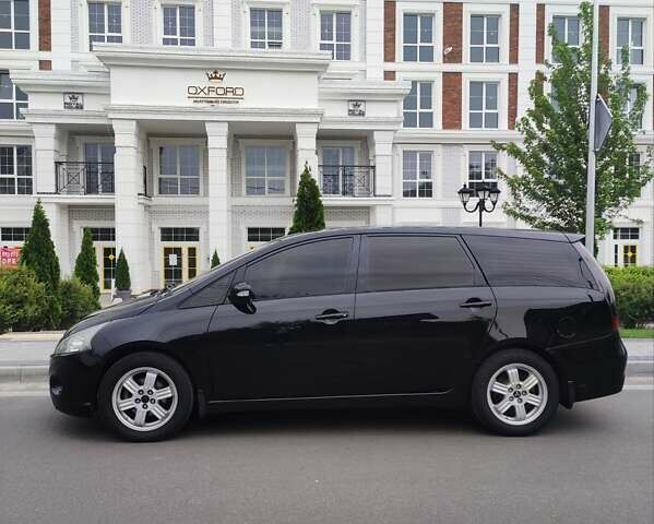 Черный Мицубиси Грандис, объемом двигателя 2.4 л и пробегом 315 тыс. км за 5800 $, фото 1 на Automoto.ua