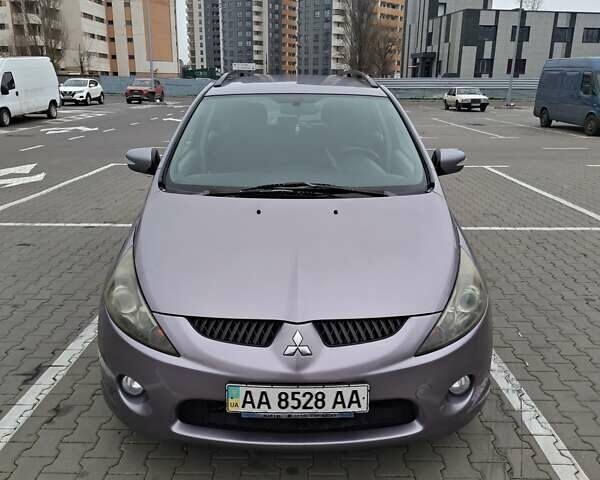 Фиолетовый Мицубиси Грандис, объемом двигателя 2.4 л и пробегом 257 тыс. км за 5400 $, фото 1 на Automoto.ua