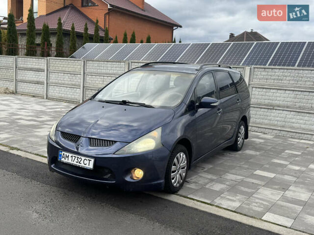 Сірий Міцубісі Грандіс, об'ємом двигуна 2.4 л та пробігом 396 тис. км за 3999 $, фото 1 на Automoto.ua