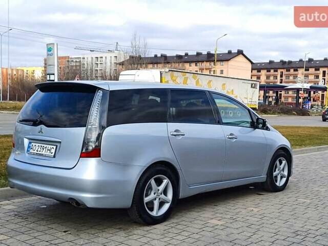 Сірий Міцубісі Грандіс, об'ємом двигуна 2 л та пробігом 290 тис. км за 6200 $, фото 1 на Automoto.ua