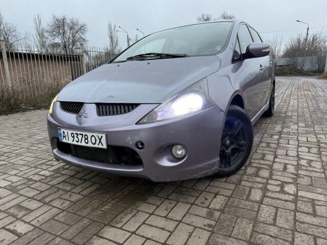 Серый Мицубиси Грандис, объемом двигателя 2 л и пробегом 200 тыс. км за 2450 $, фото 1 на Automoto.ua