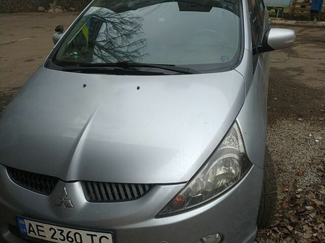 Серый Мицубиси Грандис, объемом двигателя 2.4 л и пробегом 260 тыс. км за 5700 $, фото 1 на Automoto.ua