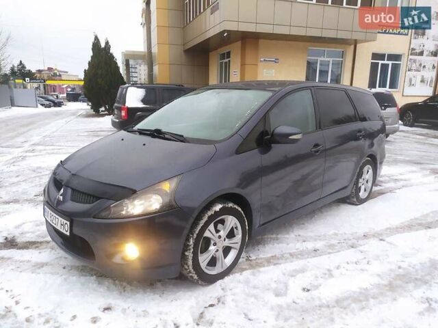 Серый Мицубиси Грандис, объемом двигателя 1.97 л и пробегом 312 тыс. км за 5450 $, фото 1 на Automoto.ua