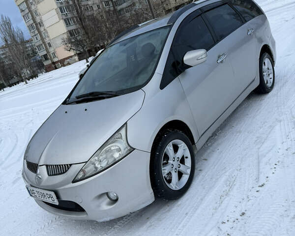 Серый Мицубиси Грандис, объемом двигателя 2.38 л и пробегом 241 тыс. км за 6300 $, фото 1 на Automoto.ua