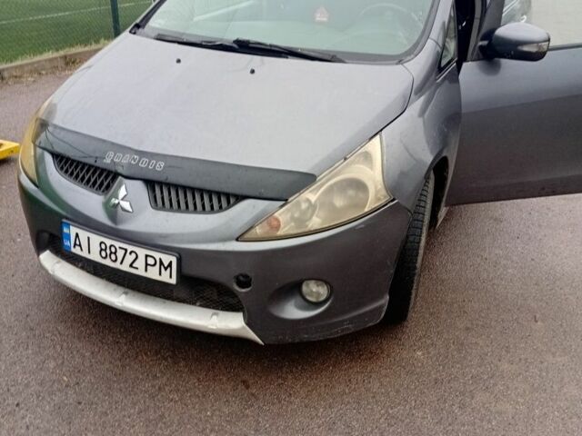 Серый Мицубиси Грандис, объемом двигателя 2 л и пробегом 334 тыс. км за 4300 $, фото 1 на Automoto.ua