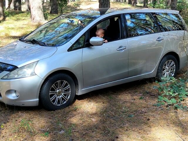 Мицубиси Грандис 2008 в Полтаве на Automoto.ua Серый Мицубиси Грандис, объемом двигателя 2.4 л и пробегом 190 тыс. км за 6200 $, фото 1 на Automoto.ua