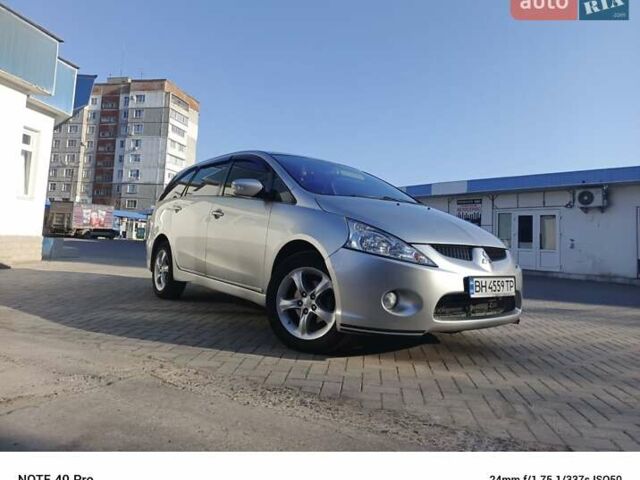 Сірий Міцубісі Грандіс, об'ємом двигуна 2.4 л та пробігом 250 тис. км за 6700 $, фото 1 на Automoto.ua