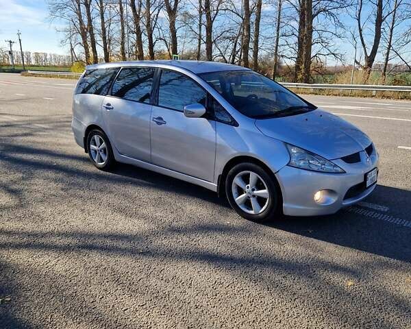 Серый Мицубиси Грандис, объемом двигателя 2.38 л и пробегом 182 тыс. км за 6199 $, фото 1 на Automoto.ua