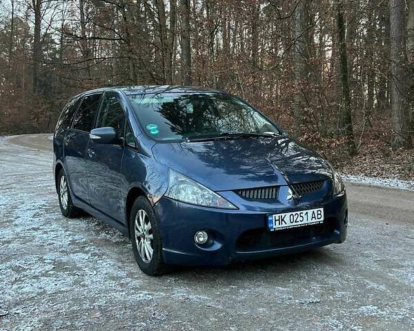 Синий Мицубиси Грандис, объемом двигателя 2 л и пробегом 250 тыс. км за 7000 $, фото 1 на Automoto.ua