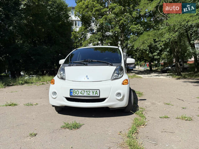 Белый Мицубиси И-Миев, объемом двигателя 0 л и пробегом 82 тыс. км за 5000 $, фото 1 на Automoto.ua