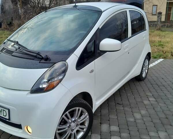 Белый Мицубиси И-Миев, объемом двигателя 0 л и пробегом 95 тыс. км за 4400 $, фото 1 на Automoto.ua