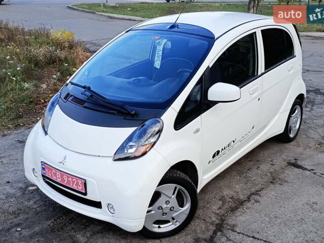Белый Мицубиси И-Миев, объемом двигателя 0 л и пробегом 94 тыс. км за 4400 $, фото 1 на Automoto.ua