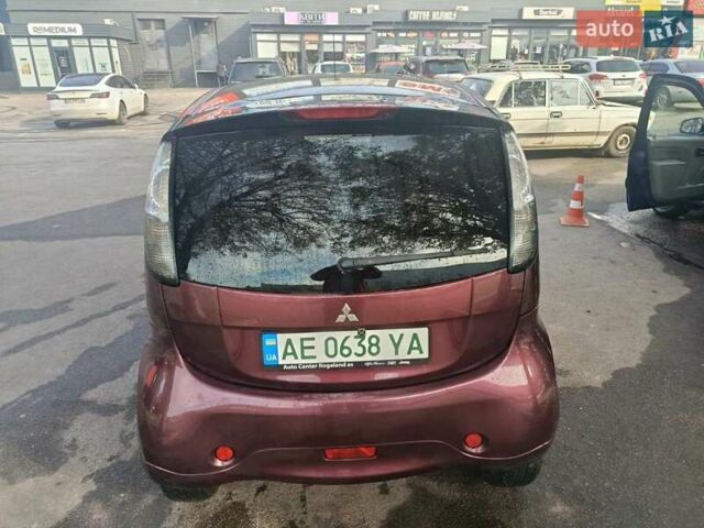Красный Мицубиси И-Миев, объемом двигателя 0 л и пробегом 100 тыс. км за 5100 $, фото 1 на Automoto.ua