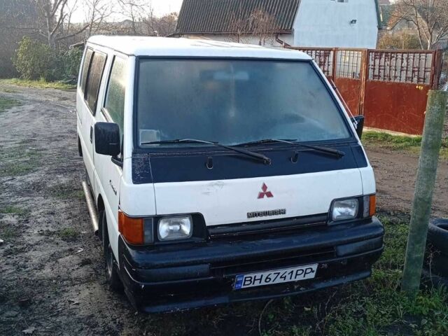 Белый Мицубиси Л 200, объемом двигателя 2 л и пробегом 300 тыс. км за 3000 $, фото 1 на Automoto.ua