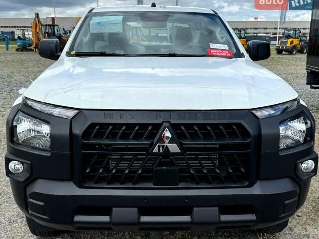 Белый Мицубиси Л 200, объемом двигателя 2.5 л и пробегом 1 тыс. км за 28962 $, фото 1 на Automoto.ua