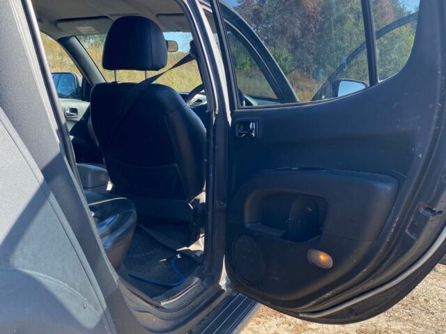 Черный Мицубиси Л 200, объемом двигателя 0 л и пробегом 177 тыс. км за 5500 $, фото 1 на Automoto.ua