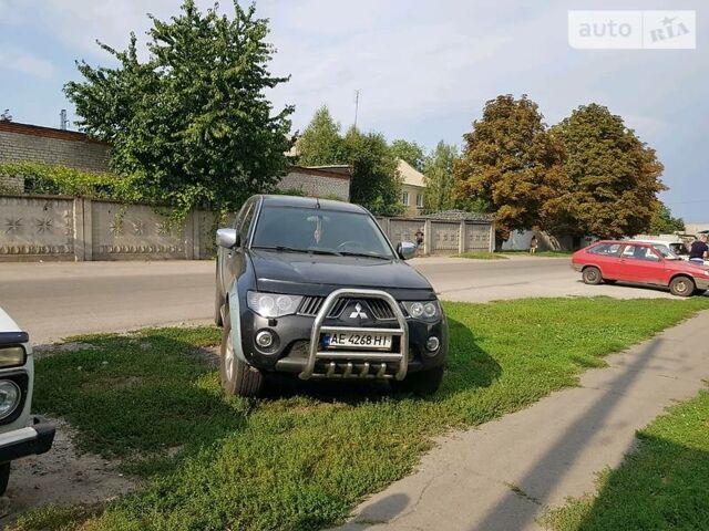 Чорний Міцубісі Л 200, об'ємом двигуна 2.5 л та пробігом 314 тис. км за 10500 $, фото 1 на Automoto.ua