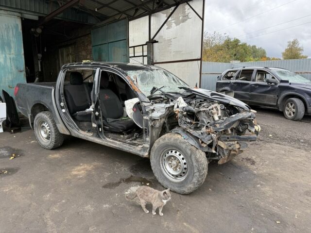 Чорний Міцубісі Л 200, об'ємом двигуна 2.5 л та пробігом 100 тис. км за 3500 $, фото 1 на Automoto.ua