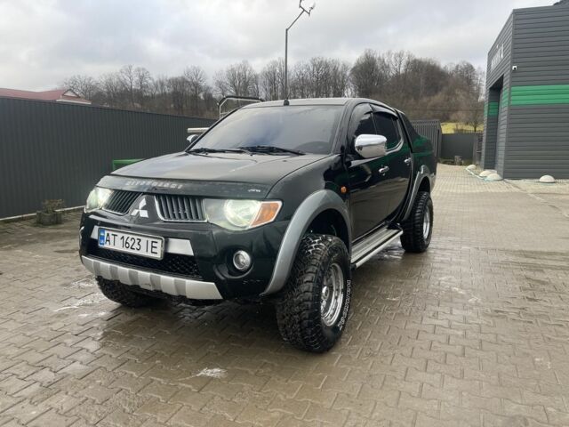 Чорний Міцубісі Л 200, об'ємом двигуна 2.5 л та пробігом 370 тис. км за 12750 $, фото 1 на Automoto.ua