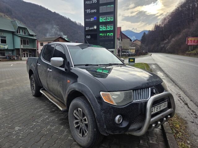 Черный Мицубиси Л 200, объемом двигателя 0 л и пробегом 299 тыс. км за 9500 $, фото 1 на Automoto.ua