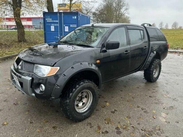 Чорний Міцубісі Л 200, об'ємом двигуна 2.5 л та пробігом 155 тис. км за 5481 $, фото 1 на Automoto.ua